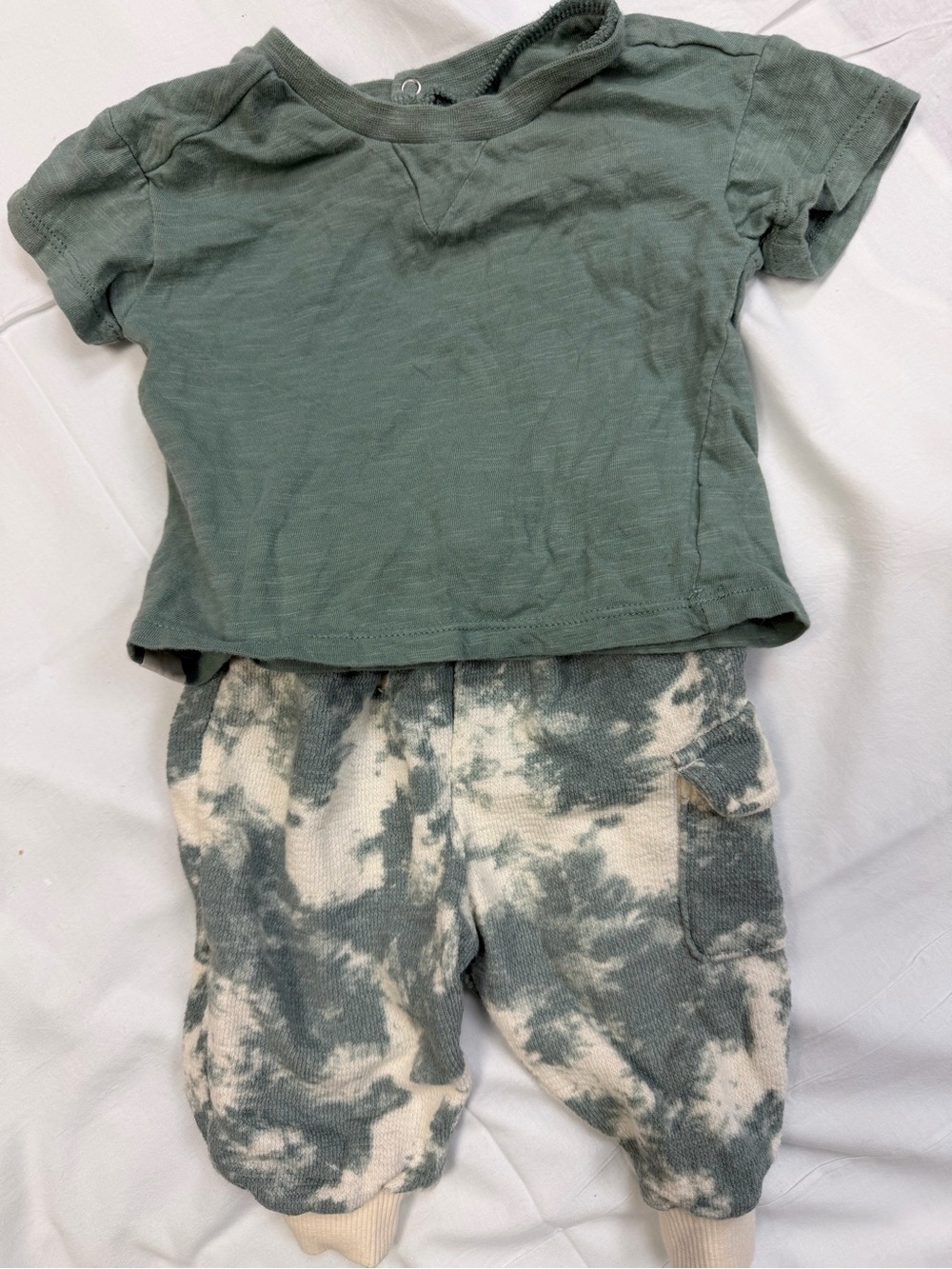 Kids Matching Set in Sage Green Tie-Dye - Brand Unspecified